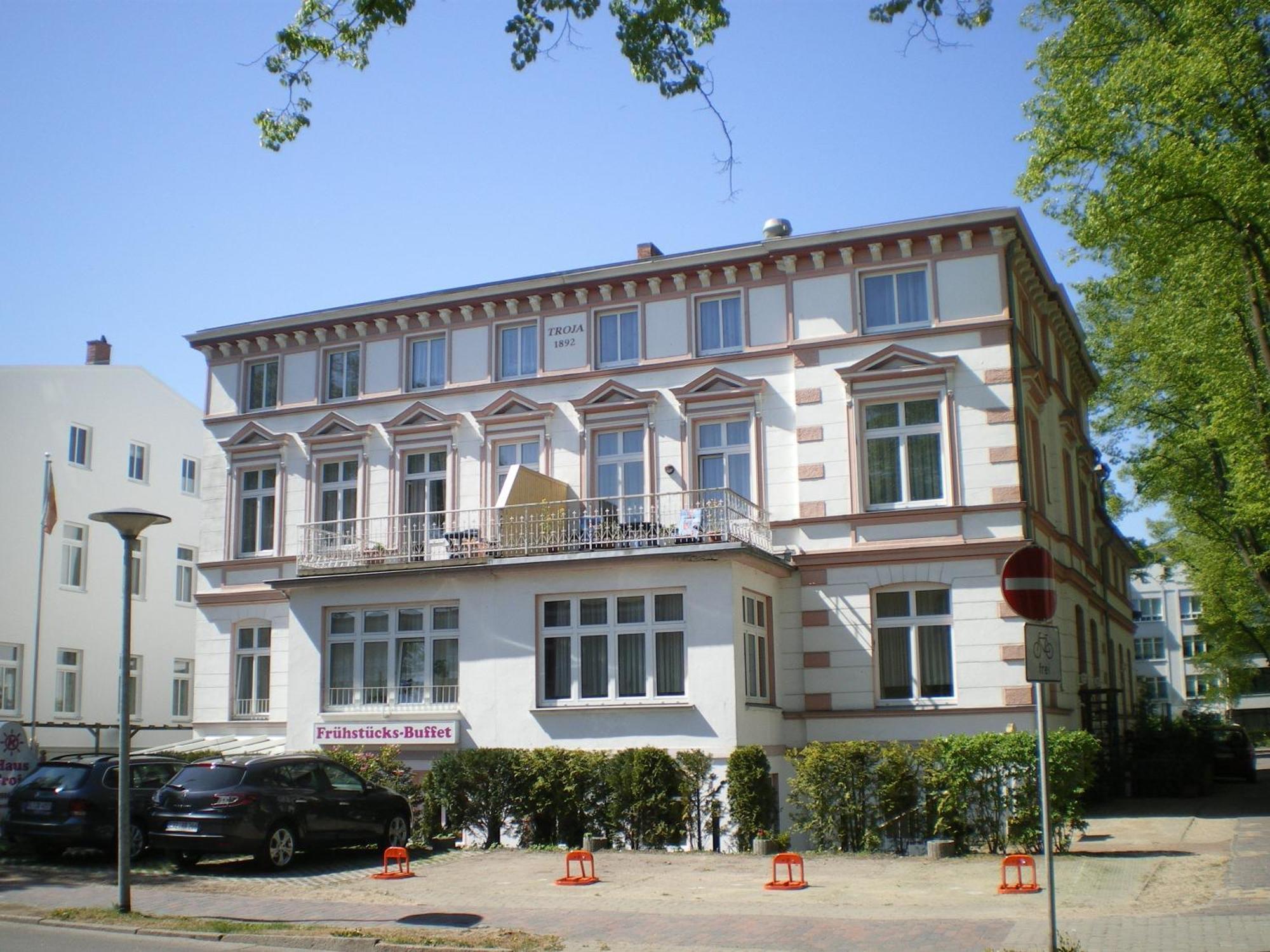 Haus Troja Hotel Rostock Exterior foto