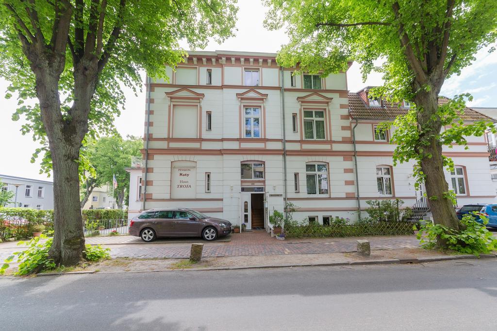 Haus Troja Hotel Rostock Exterior foto