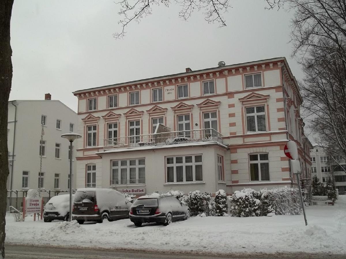 Haus Troja Hotel Rostock Exterior foto